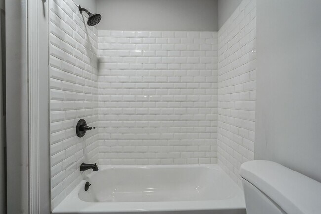 Building Photo - 3 Bedroom 1 Bathroom House for Rent