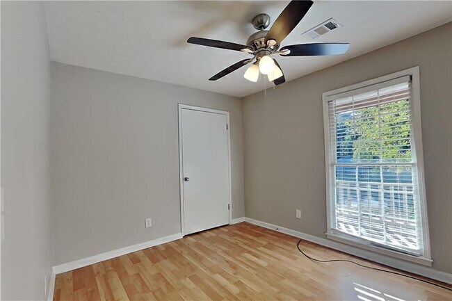 Building Photo - 392 Trotters Ridge