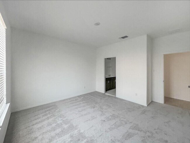 Building Photo - 1620 Brimhurst Dr