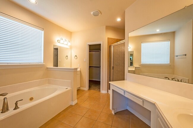 Building Photo - 25223 Hideaway Run Dr