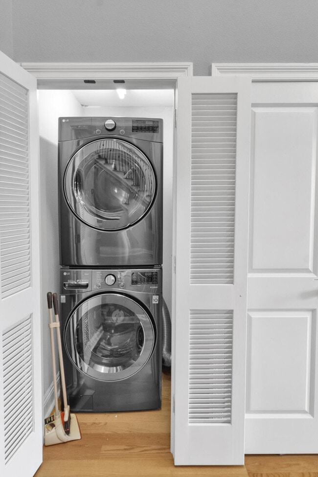 Building Photo - 7280 Jacobs Trail