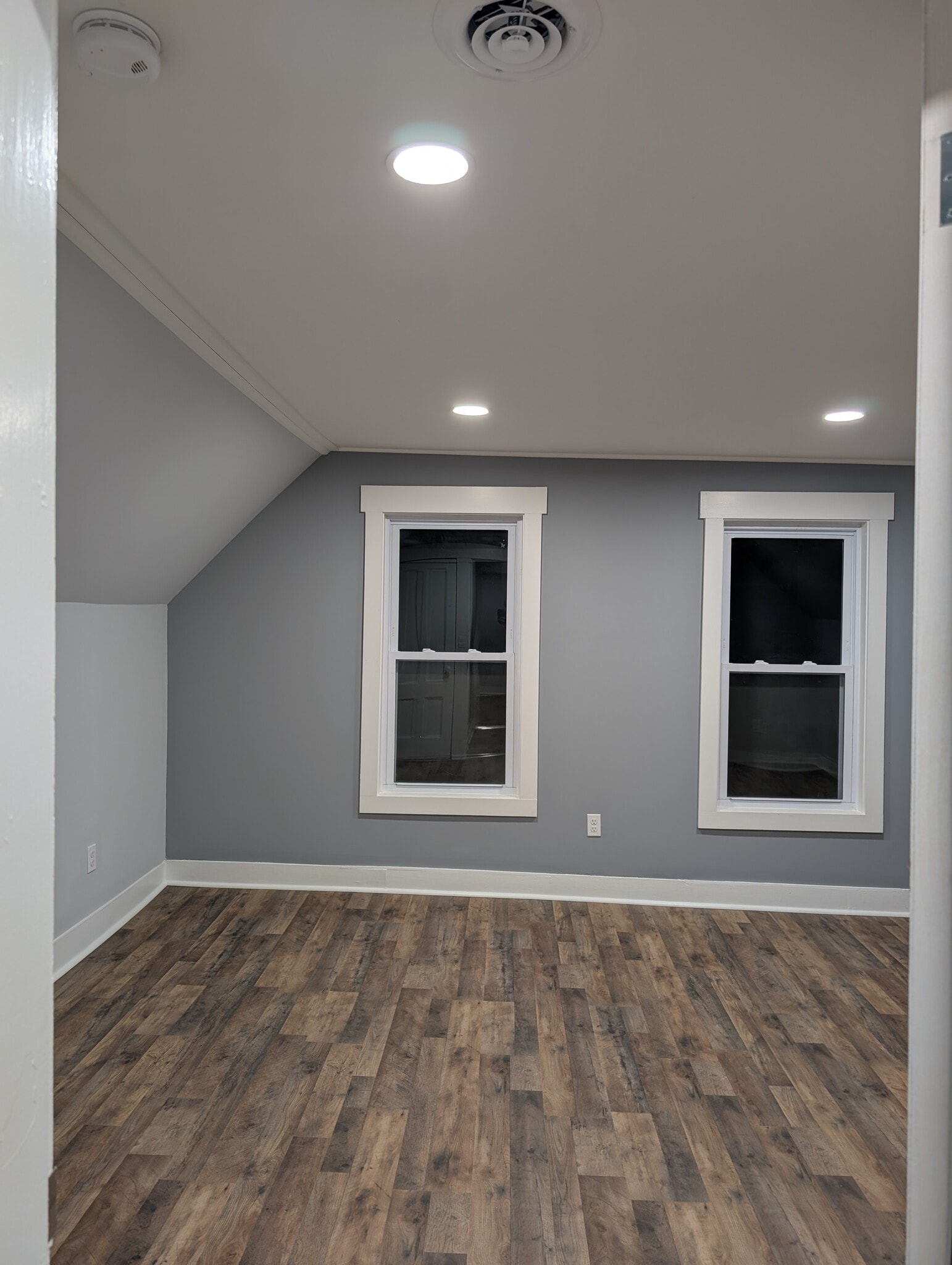 Building Photo - 404 S Barre Rd