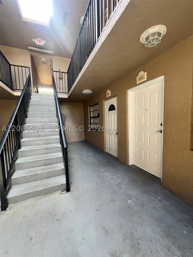 Building Photo - 5930 W 25th Ct