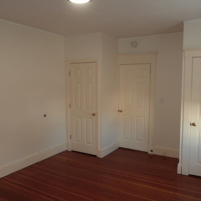 Building Photo - 2 Meader Rd