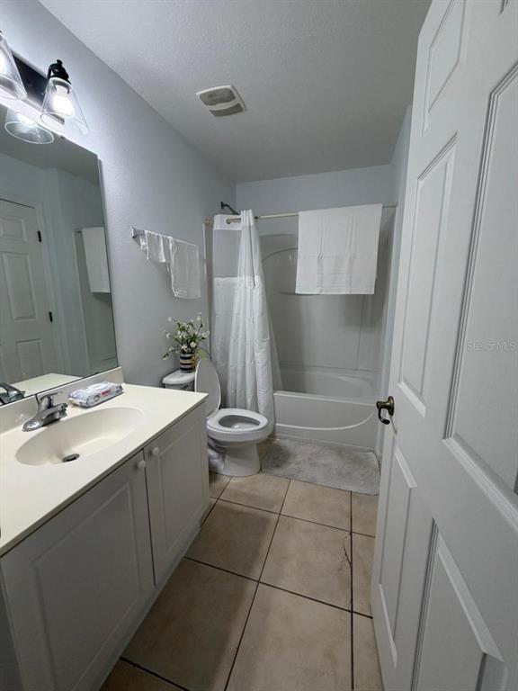 Building Photo - 2714 Club Cortile Cir