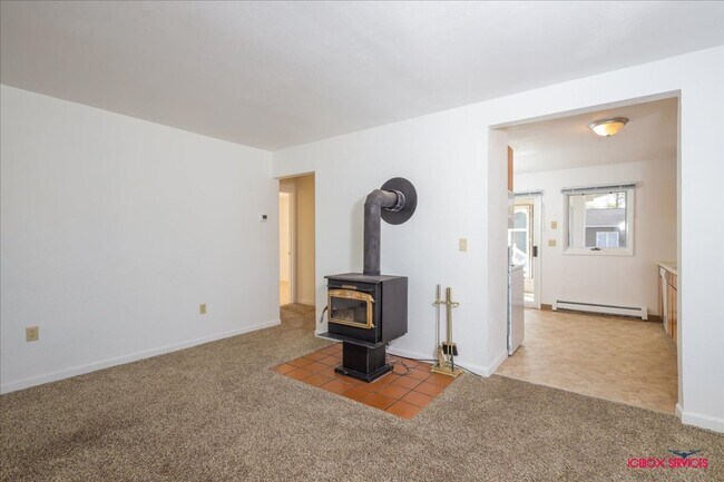 Building Photo - Seasonal Special: Discounted from market r...