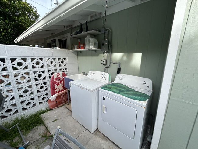 Private Laundry - 44-135 Bayview Haven Pl