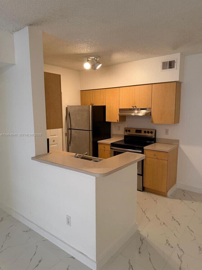 Building Photo - 10354 Fox Trail Rd S