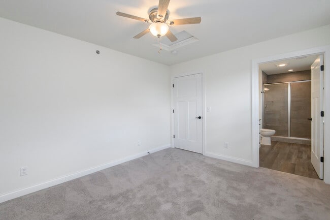 Building Photo - 208 Grand Ave