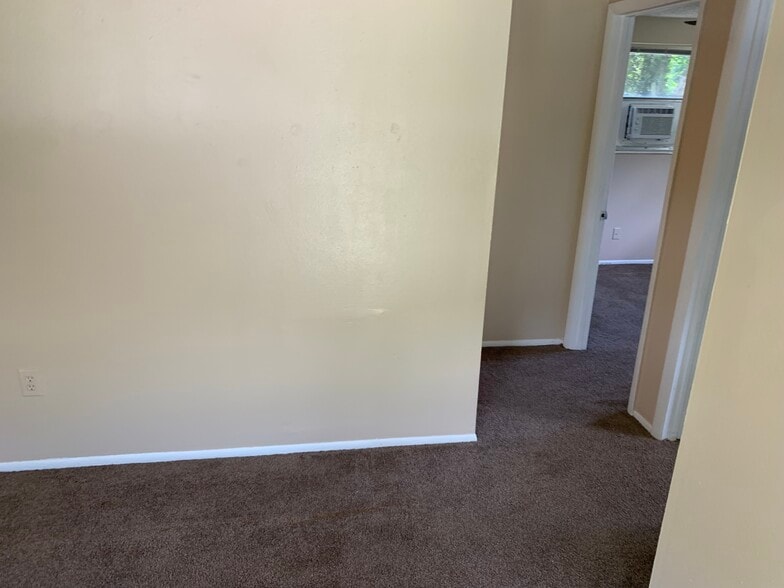 Building Photo - 1211 mook st