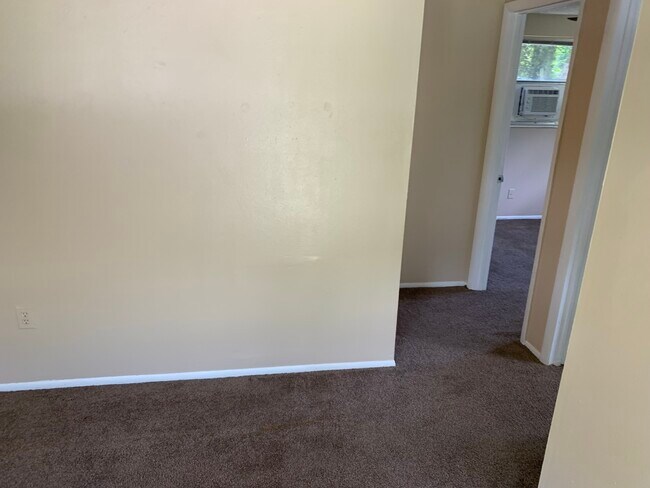 Building Photo - 1211 mook st