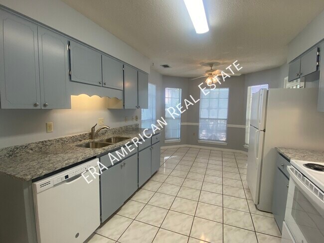 Building Photo - 19 Winfield Way