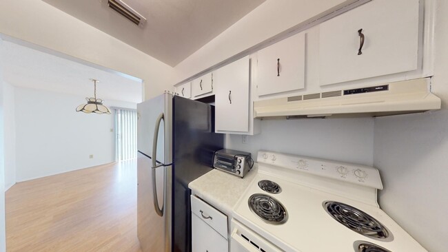 Building Photo - 1 BR/1 BA Condo In Winter Park - Available...