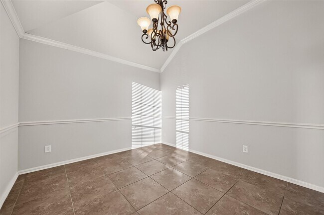 Building Photo - 28207 Chalet Park Dr