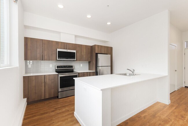 Building Photo - Capitol Hill 1 Bedroom Condo - Ground Leve...