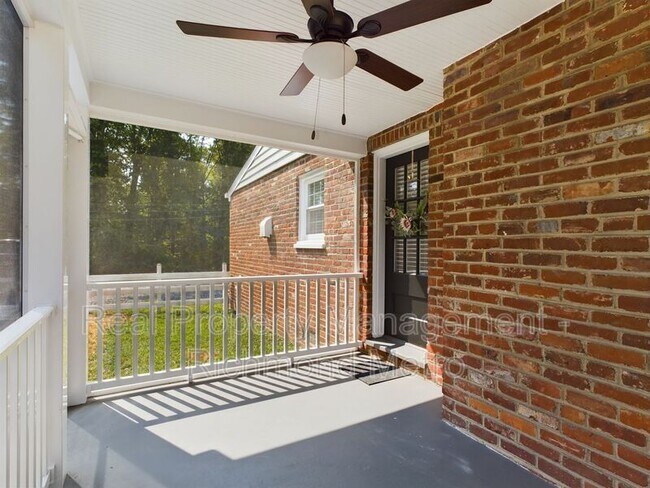 Building Photo - 709 N Parham Rd