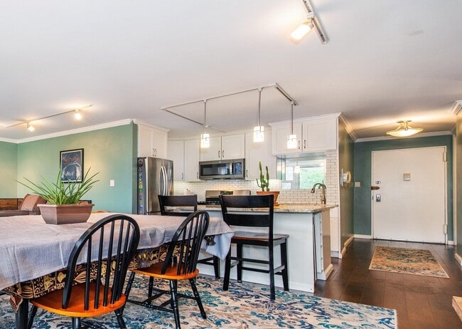 Building Photo - 6050 JFK Blvd E