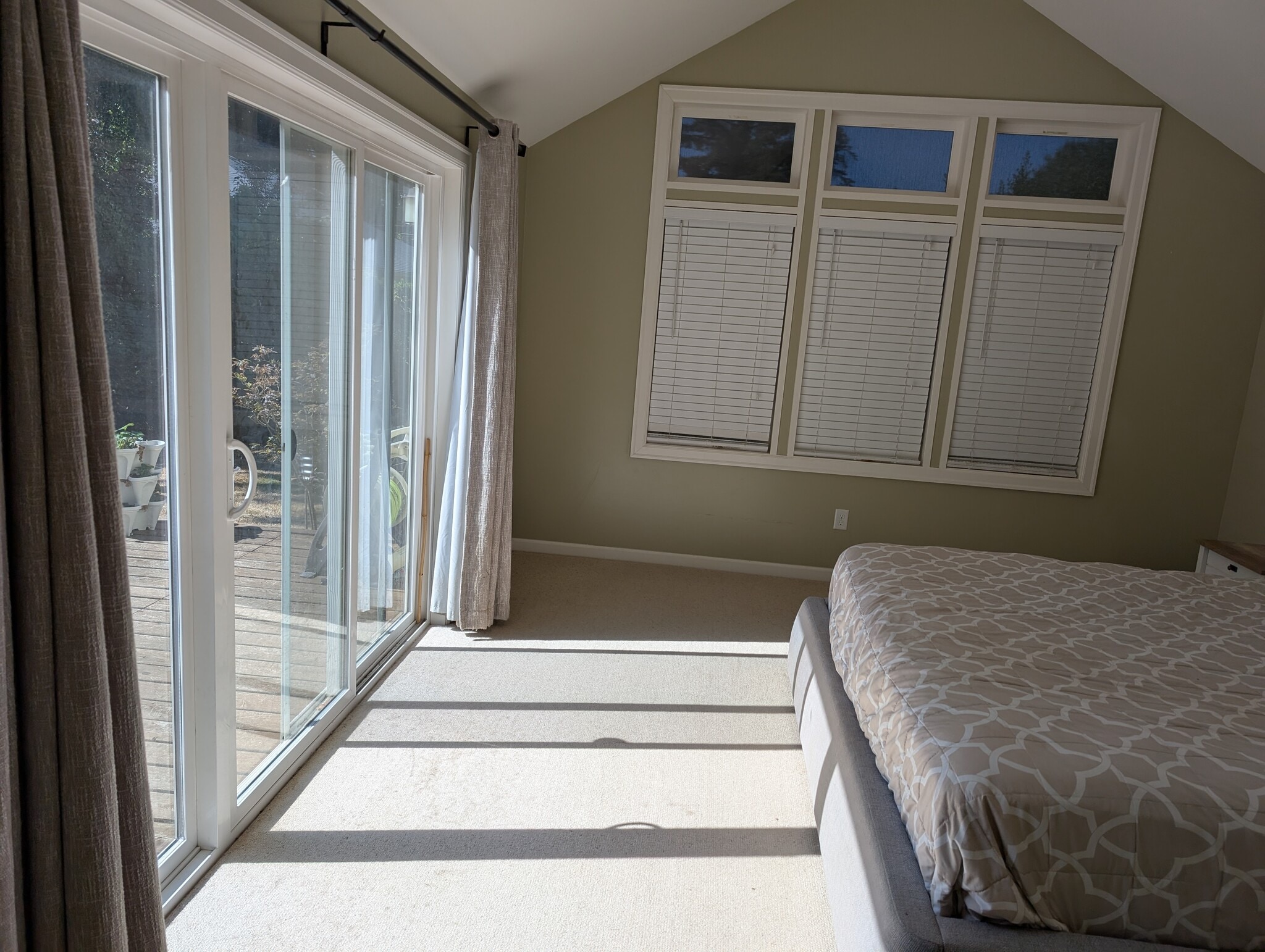 Master Bedroom - 16715 SE Evergreen Ln