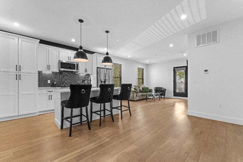 Building Photo - 68 Armandine St