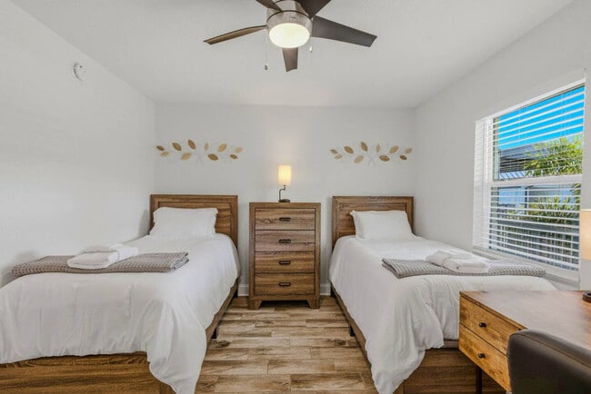 Building Photo - 3909 W Cleveland St