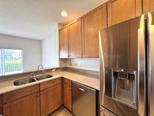 Building Photo - 10735 Savannah Wood Ct