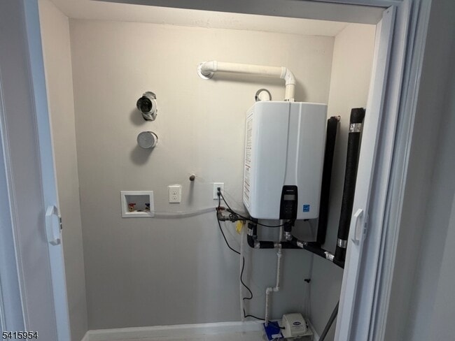 Building Photo - 37 Quaid St