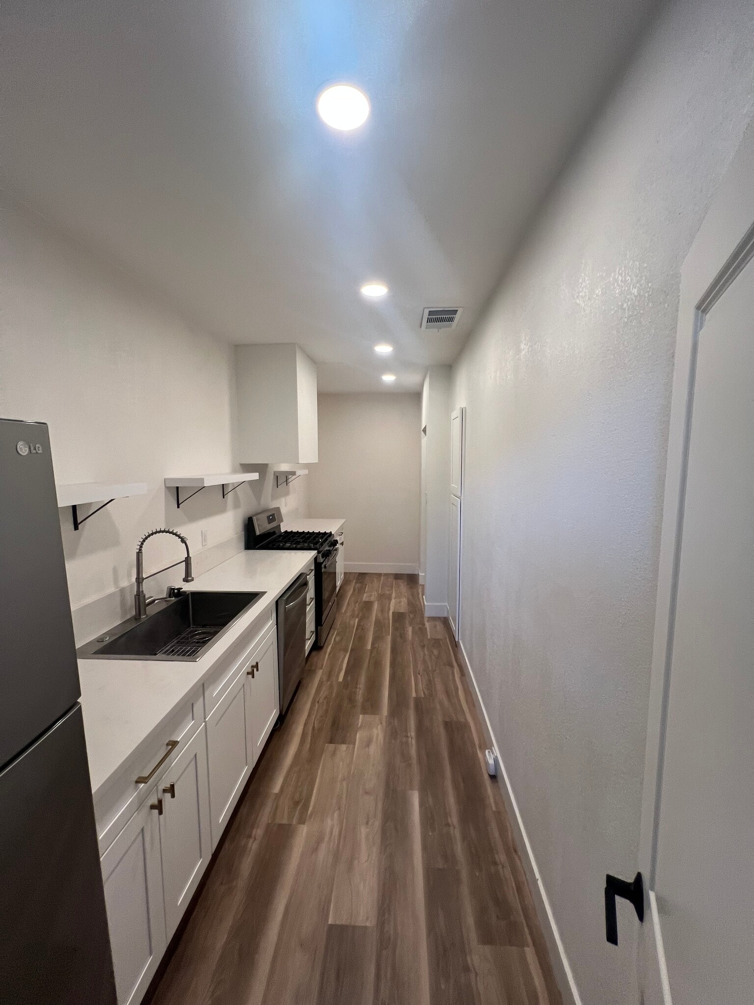 Building Photo - 622 14th St