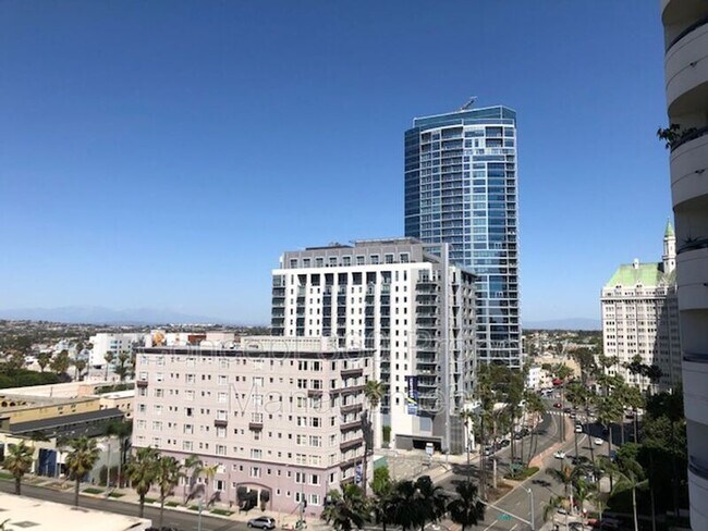 Building Photo - 525 E SEASIDE Way