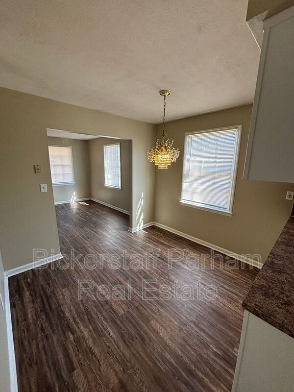 Building Photo - 1247 Kings Mountain Ct