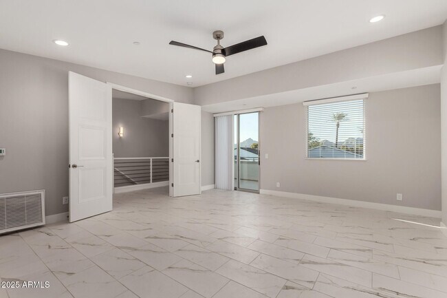 Building Photo - 4525 N 40th St