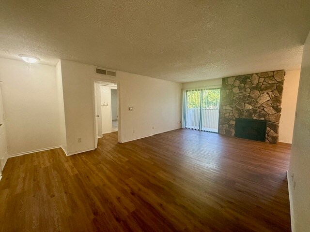 Entrance, LR, Balcony,Hall To Mstr Suite - 11819 Kiowa Ave