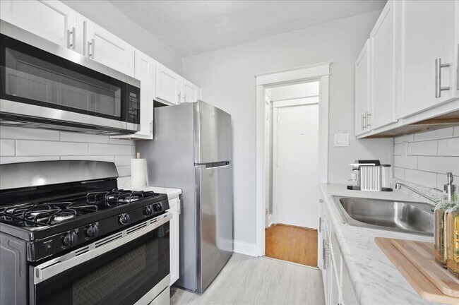 Building Photo - Shirley Court Apartments