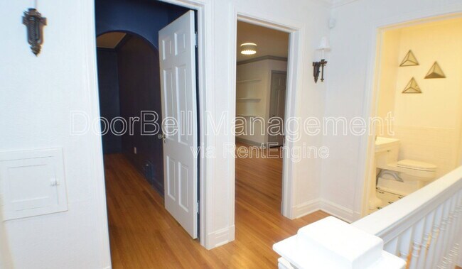 Building Photo - 255 E 27th Pl