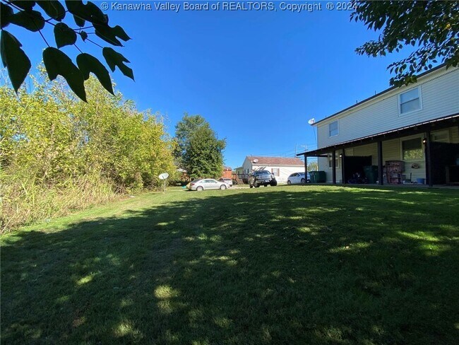 Building Photo - 116 Main St