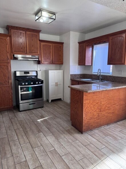 Building Photo - 2770 Glenwood Pl