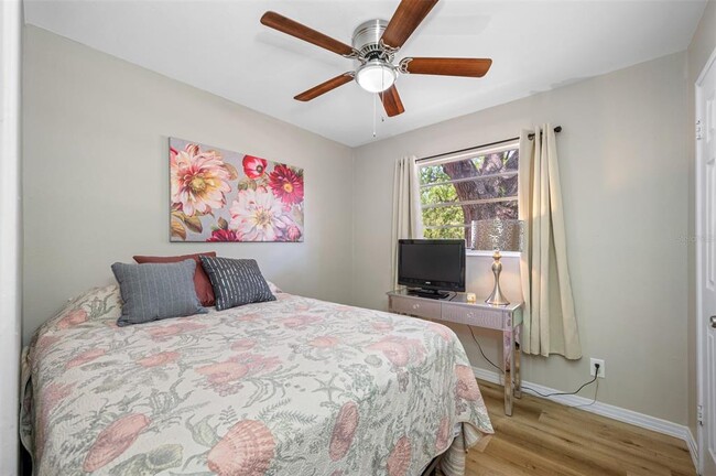 Building Photo - 4704 W Wyoming Ave