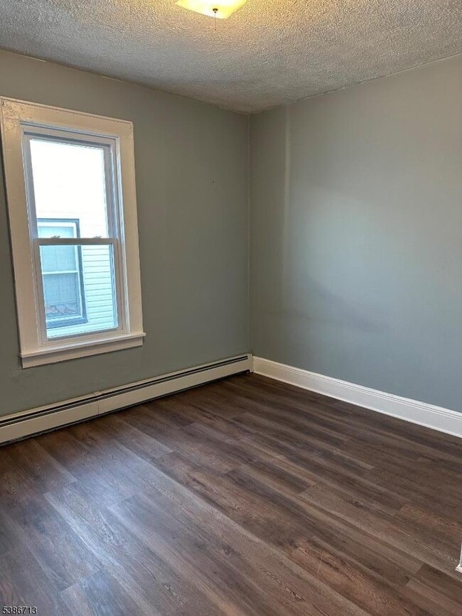 Building Photo - 122 Buffalo Ave