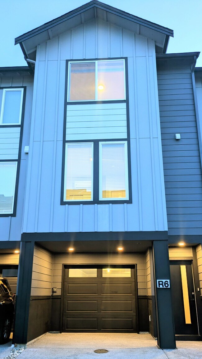 Building Photo - 14707 87th Ave SE
