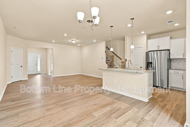 Building Photo - 460 Glen Clova Dr