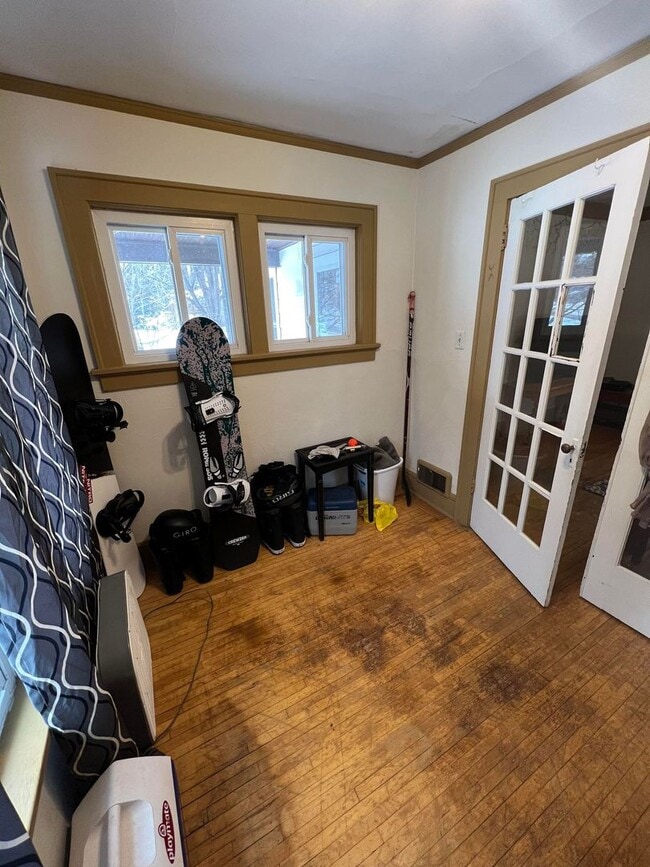 Building Photo - 305 Maryland St