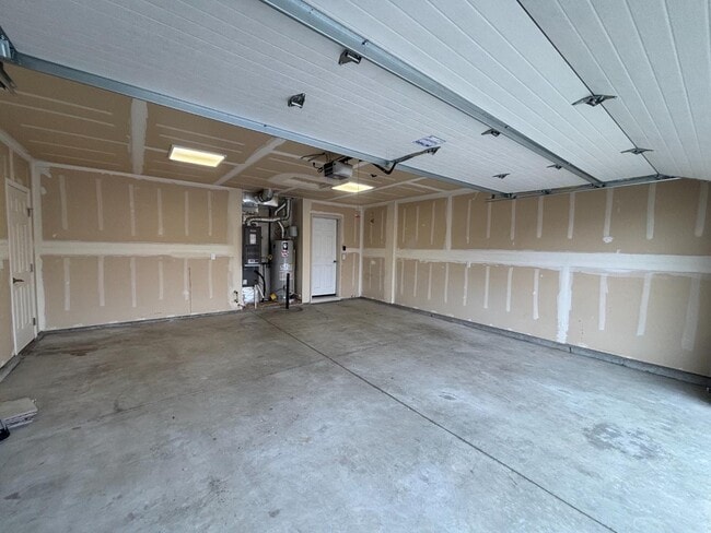 Building Photo - 16581 Berkley Ave