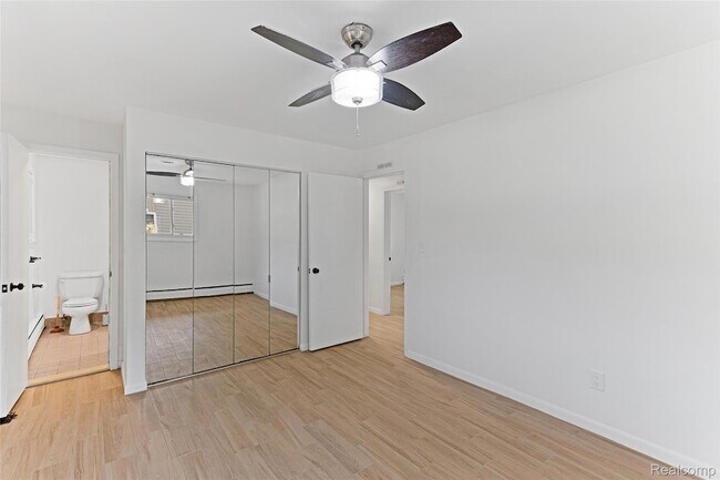 Building Photo - 3765 Ruthland Rd