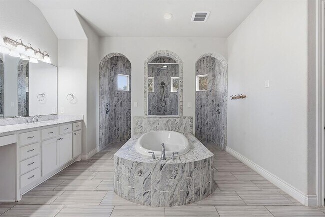 Building Photo - 468 Lloyd Ln