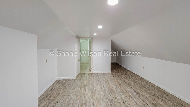 Building Photo - 501 Sharondale Rd