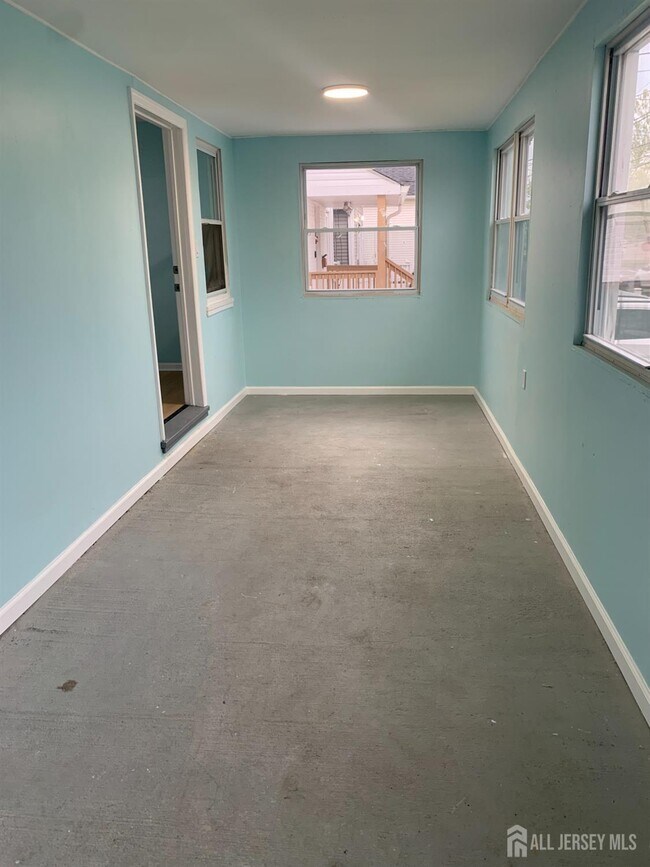 Building Photo - 47 Holly St