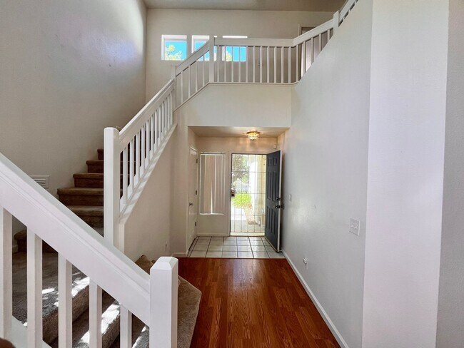 Building Photo - Bright & Spacious 4BR/3BA Home in Desirable East Davis – 1,980 Sq Ft