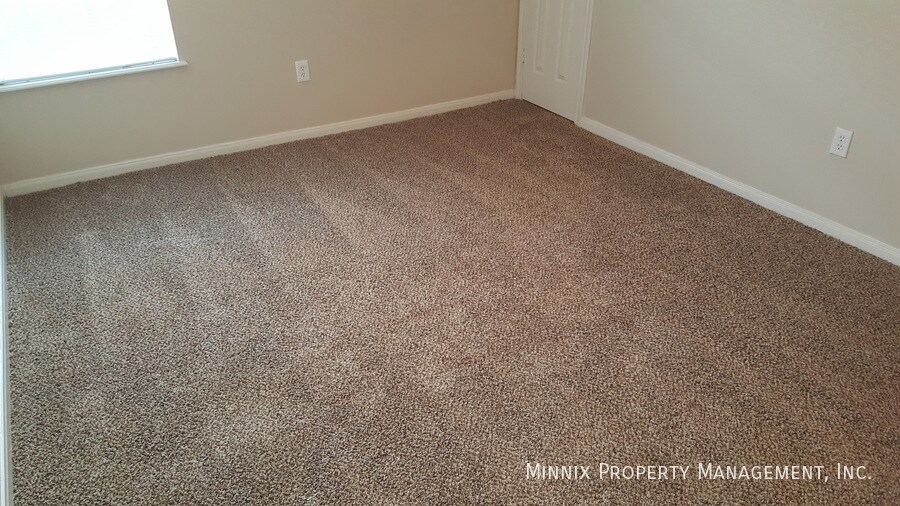 Building Photo - 517 N Brentwood Ave