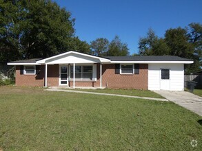 Building Photo - Charming 2-Bedroom, 2-Bath Brick Home off ...