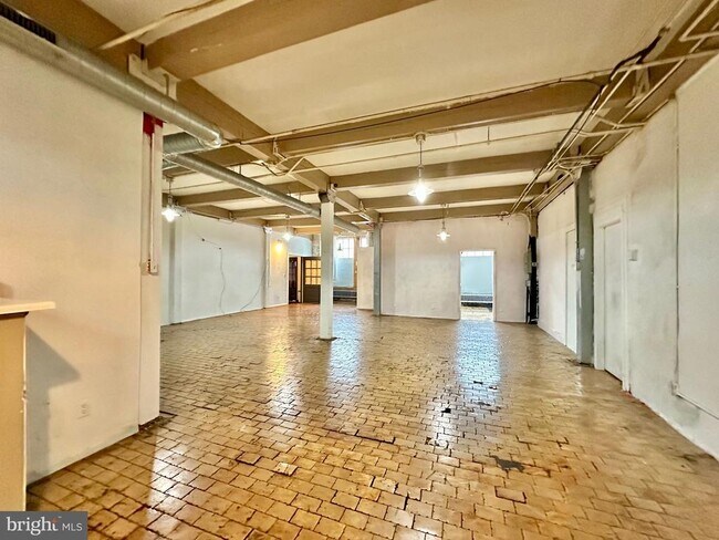 Building Photo - 14 Harvey St