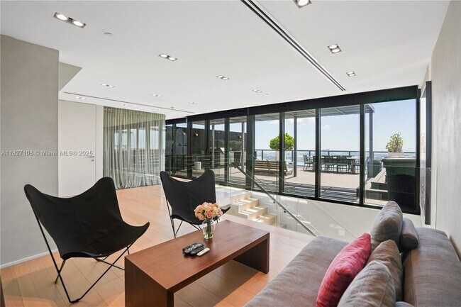 Building Photo - 650 NE 32nd St